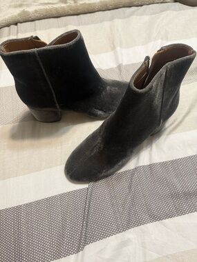 Women’s Franco Sarto Jubilee Grey Velvet Ankle Boots -Chelsea Style Size 7 1/2